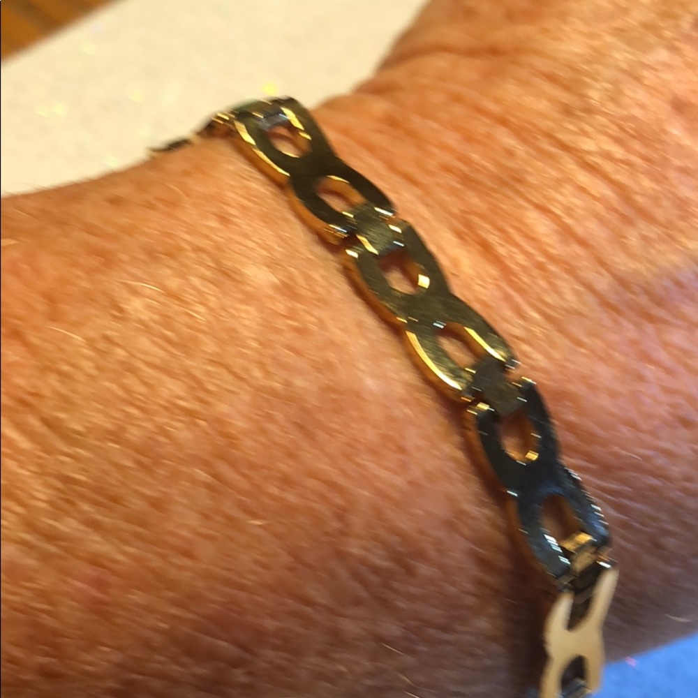 Gold tone bracelet gorgeous